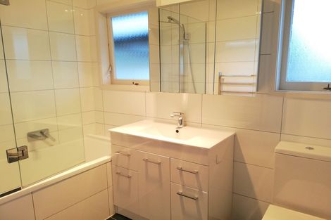 Photo of property in 15 Ware Place, Pakuranga Heights, Auckland, 2010