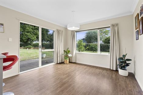 Photo of property in 268 Thornton Road, Cambridge, 3496