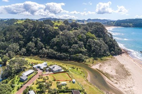 Photo of property in 17 Pye Place, Hot Water Beach, Whitianga, 3591