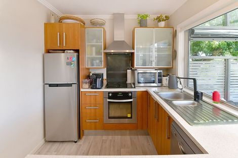 Photo of property in 1/142 Stanmore Bay Road, Stanmore Bay, Whangaparaoa, 0932