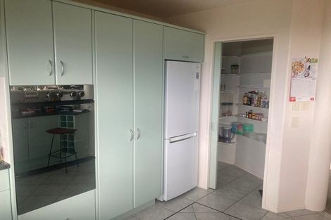 Photo of property in 4 Savoy Road, Orewa, 0931