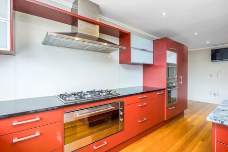 Photo of property in 9a Pendene Place, Forrest Hill, Auckland, 0620