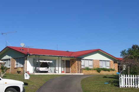 Photo of property in 11 Ross Place, Opaheke, Papakura, 2113