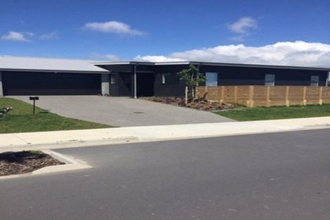 Photo of property in 1 Komata Crescent, Papamoa Beach, Papamoa, 3118