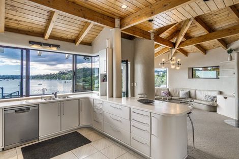 Photo of property in 105 Aeroview Drive, Beach Haven, Auckland, 0626