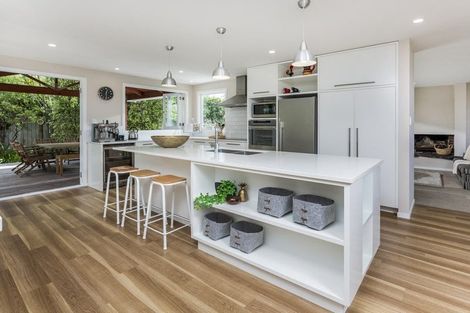 Photo of property in 9 Nicholson Place, Hillcrest, Auckland, 0627