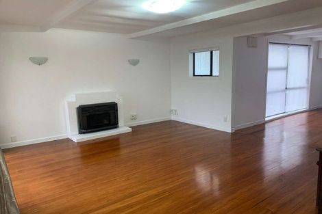 Photo of property in 25 Hillcrest Road, Hatfields Beach, Orewa, 0931