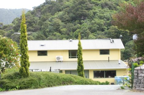 Photo of property in 75 Waikawa Road, Picton, 7220