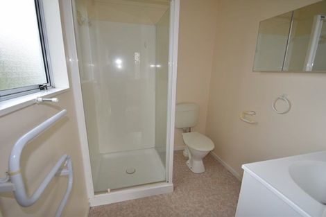 Photo of property in 2/2 Mcdowell Crescent, Hillcrest, Auckland, 0626