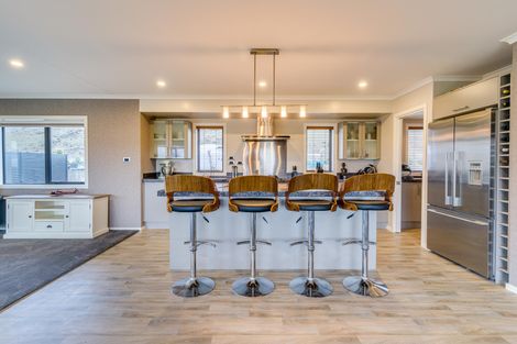 Photo of property in 10 Hardacre Place, Omarama, 9412