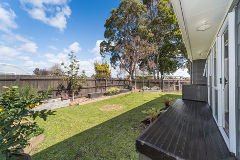 Photo of property in 97 Hillcrest Drive, Kelvin Grove, Palmerston North, 4414