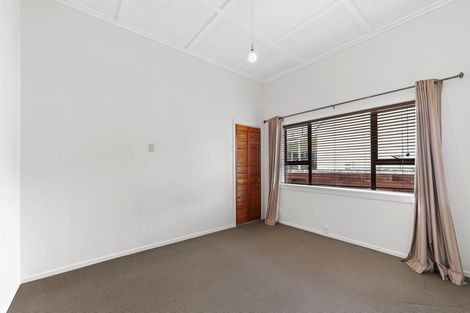 Photo of property in 3 Wharf Road, Te Atatu Peninsula, Auckland, 0610