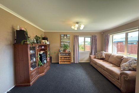 Photo of property in 10 Almond Grove, Feilding, 4702