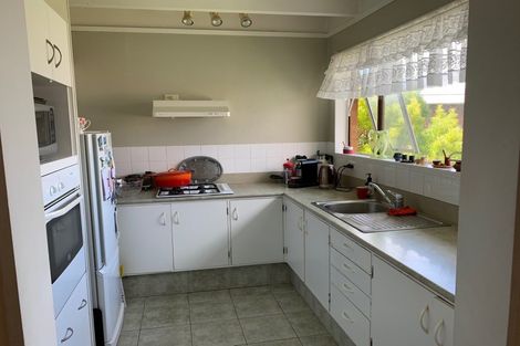 Photo of property in 2/75 Cliff View Drive, Green Bay, Auckland, 0604