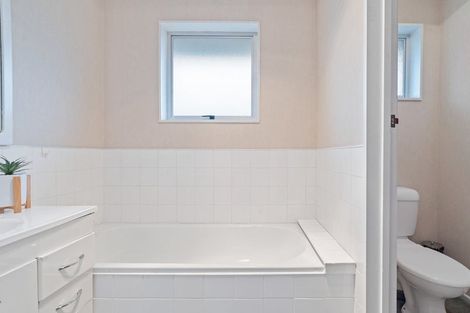 Photo of property in 29a Salford Avenue, Redwood, Christchurch, 8051