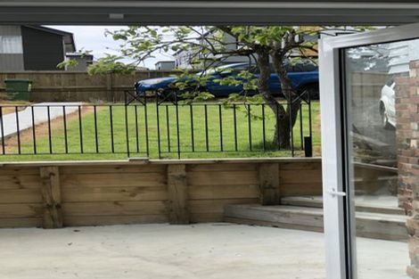 Photo of property in 3b Edgerton Road, Te Atatu Peninsula, Auckland, 0610