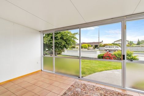 Photo of property in 19 Timaru Road, Waimate, 7924