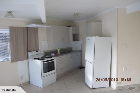 Photo of property in 287 Glenfield Road, Glenfield, Auckland, 0629