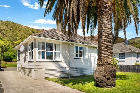 Photo of property in 200 Waddington Drive, Naenae, Lower Hutt, 5011