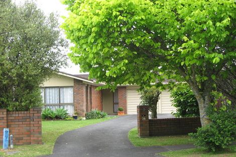 Photo of property in 28 Donzella Place, Conifer Grove, Takanini, 2112