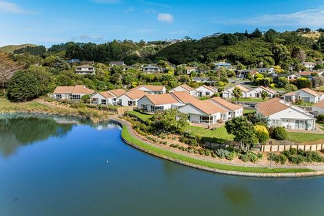 Photo of property in 7 Lakeside Villas, Whitby, Porirua, 5024