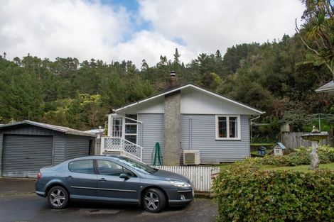 Photo of property in 29 Shackleton Grove, Stokes Valley, Lower Hutt, 5019