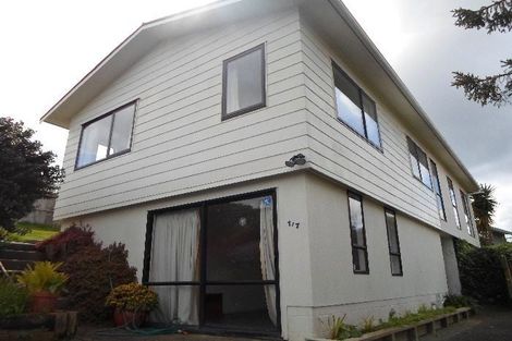 Photo of property in 1/7 Deverell Place, Northcross, Auckland, 0632