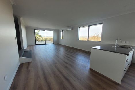 Photo of property in 15 Kawariki Road, Helensville, 0800