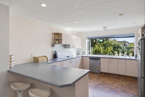 Photo of property in 6 Teoti Street, Paraparaumu Beach, Paraparaumu, 5032