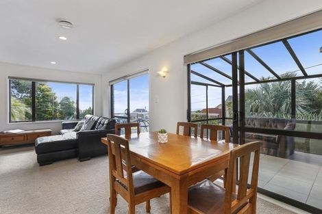 Photo of property in 1/130 Churchill Road, Rothesay Bay, Auckland, 0630