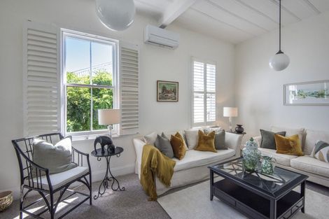 Photo of property in 37 Kiwi Road, Stanley Point, Auckland, 0624