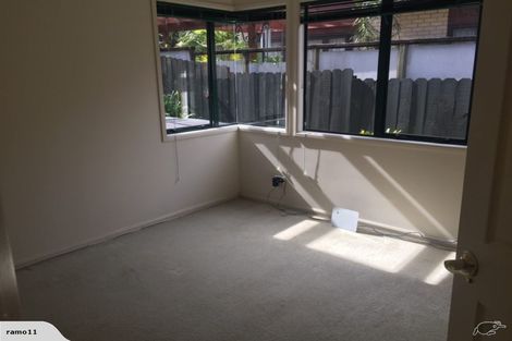 Photo of property in 19 Grammar School Road, Pakuranga, Auckland, 2010