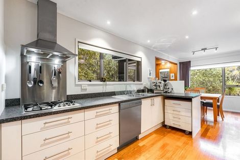 Photo of property in 22 Saddleback Rise, Murrays Bay, Auckland, 0630