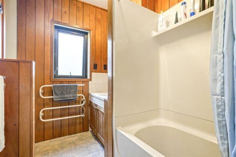 Photo of property in 335 Cambridge Road, Hillcrest, Hamilton, 3216