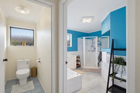 Photo of property in 2 Regency Crescent, Redwood, Christchurch, 8051