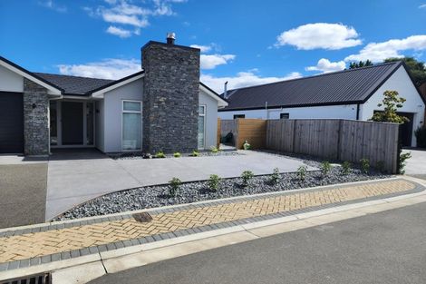 Photo of property in 5 Old Stone Lane, Cracroft, Christchurch, 8022