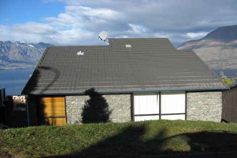 Photo of property in 1 Strawberry Lane, Fernhill, Queenstown, 9300