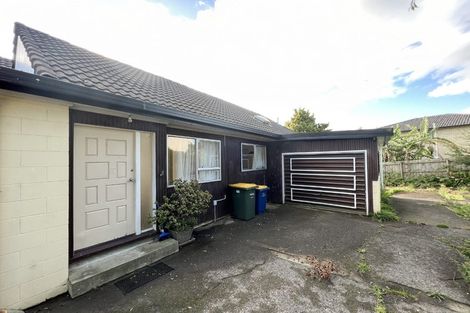 Photo of property in 5/68 Clayburn Road, Glen Eden, Auckland, 0602