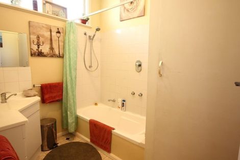 Photo of property in 28 Sarsfield Street, Southbridge, 7602