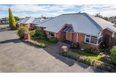 Photo of property in 2 Pentavon Lane, Avonhead, Christchurch, 8042