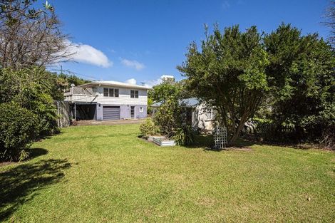 Photo of property in 16 Ripiro Drive, Baylys Beach, Dargaville, 0377