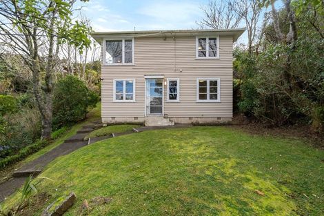 Photo of property in 98 Ruskin Road, Newlands, Wellington, 6037