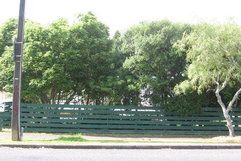 Photo of property in 1/75 Archibald Road, Kelston, Auckland, 0602