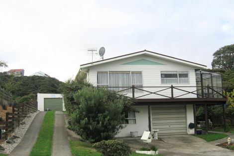 Photo of property in 27b Penryn Drive, Camborne, Porirua, 5026