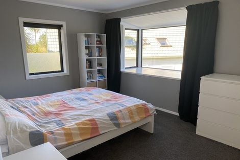 Photo of property in 2/10 Coroglen Avenue, Birkenhead, Auckland, 0626