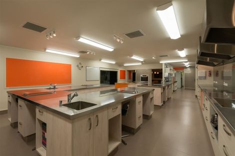 Photo of property in 2 Cochrane Drive, Kerikeri, 0230