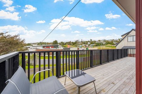 Photo of property in 4 Beverley Road, Stanmore Bay, Whangaparaoa, 0932
