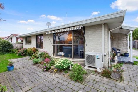 Photo of property in 1/37 Karnak Crescent, Russley, Christchurch, 8042