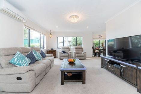 Photo of property in 10 Roy Maloney Drive, Henderson, Auckland, 0612
