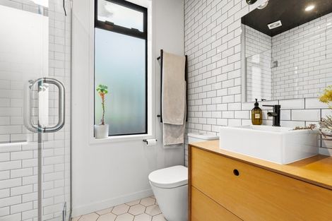 Photo of property in 11 Edwin Mitchelson Road, Muriwai, Waimauku, 0881